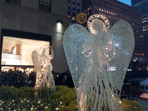NYC - Angels at Rockefeller Centre
